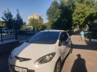 Mazda 2 foto 2