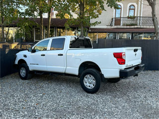 Nissan Titan foto 9