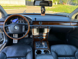 Volkswagen Phaeton foto 1