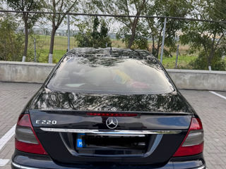 Mercedes E-Class foto 4