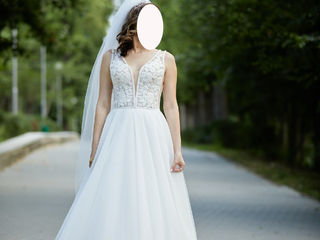 Свадебное платье (хорошее состояние) -3000 лей + круг