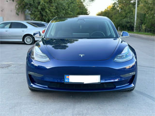 Tesla Model 3 foto 2