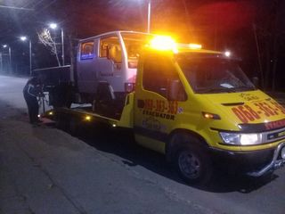 Servicii evacuare Chisinau,servicii tractari auto Chisinau 24/7 foto 1