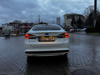 Ford Fusion foto 6