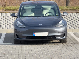 Tesla Model 3 foto 9