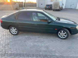 Ford Mondeo foto 2