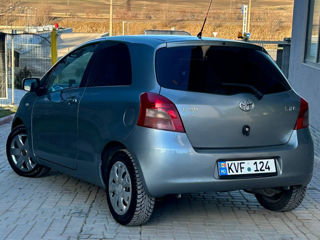 Toyota Yaris foto 2