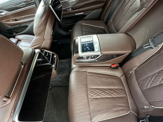 BMW 7 Series foto 9