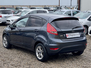 Ford Fiesta foto 9