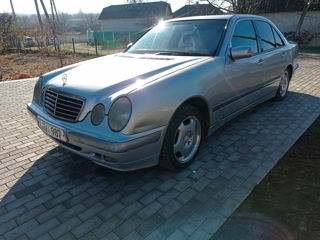 Mercedes E-Class foto 5