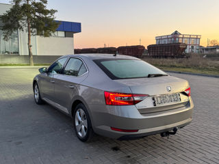 Skoda Superb foto 3