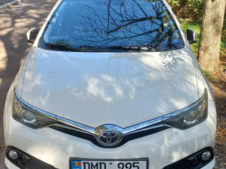 Toyota Auris foto 2