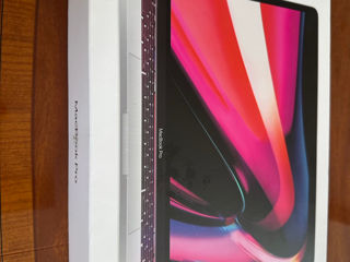 Se vinde Macbook 13 Pro nou foto 3