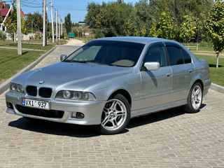 BMW 5 Series foto 1