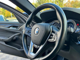 BMW 5 Series foto 4