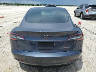 Tesla Model 3 foto 6