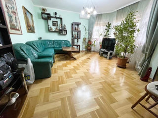 Apartament cu 5 camere sau mai multe, 350 m², Botanica, Chișinău foto 3