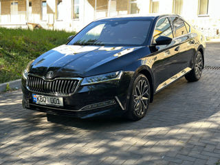 Skoda Superb foto 1