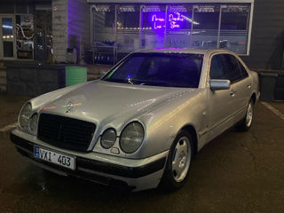 Mercedes E-Class foto 3