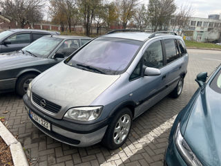 Opel Zafira foto 2