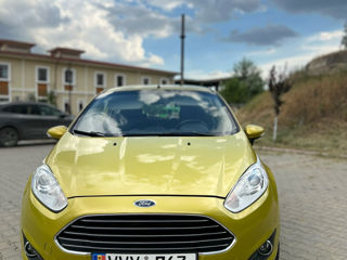 Ford Fiesta foto 8