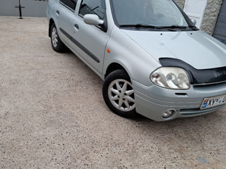 Renault Clio foto 2