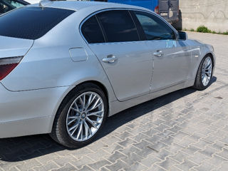 BMW 5 Series foto 6