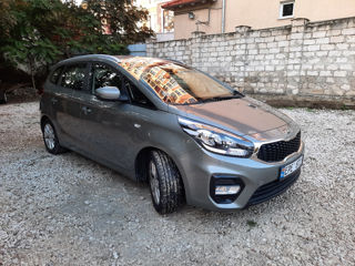 KIA Carens foto 2