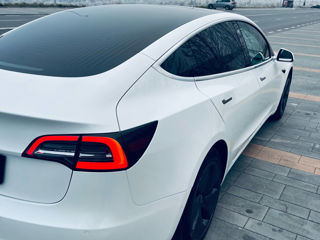 Tesla Model 3 foto 4