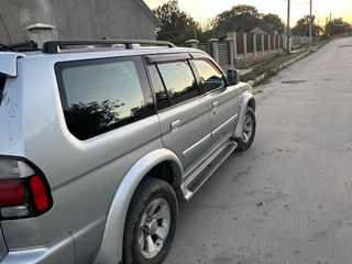 Mitsubishi Pajero Sport foto 2