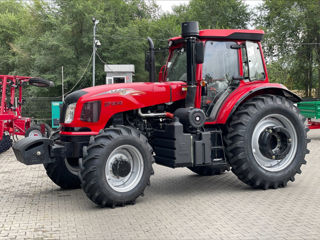 Tractor Dong-Feng DF-1304 foto 1