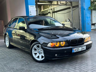 BMW 5 Series foto 2