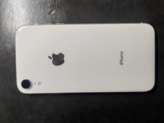 iPhone XR 128 5500 леев foto 1