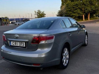 Toyota Avensis foto 2