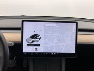 Tesla Model 3 foto 6