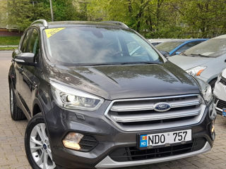 Ford Kuga foto 1