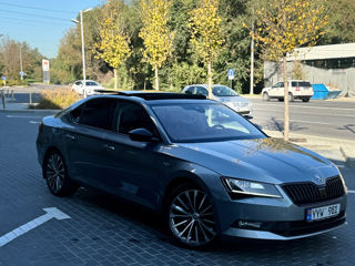 Skoda Superb foto 2