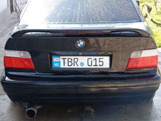 BMW 3 Series foto 4