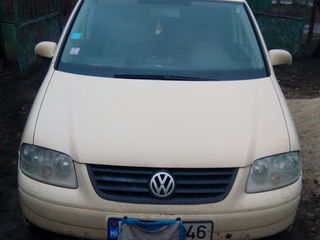 Volkswagen Touran foto 1