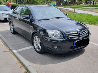 Toyota Avensis foto 2