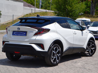 Toyota C-HR фото 6