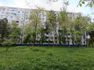 Apartament cu 2 camere, 60 m², Autogara, Bălți foto 2