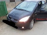 Mitsubishi Colt foto 1