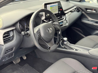 Toyota C-HR foto 9