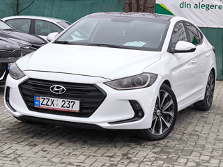 Hyundai Elantra foto 2