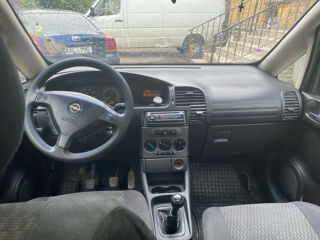 Opel Zafira foto 2