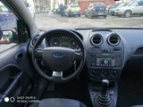 Ford Fiesta foto 4