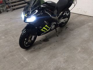 Honda CBR600F4i foto 6