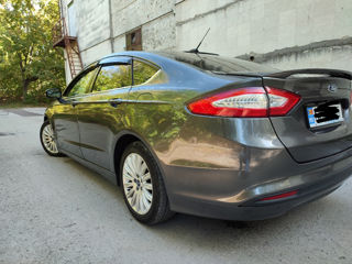 Ford Fusion foto 5