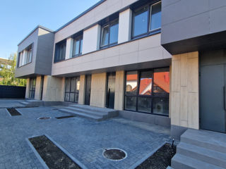 240 m.p. Se vinde TownHouse pe str.Anton Crihan.